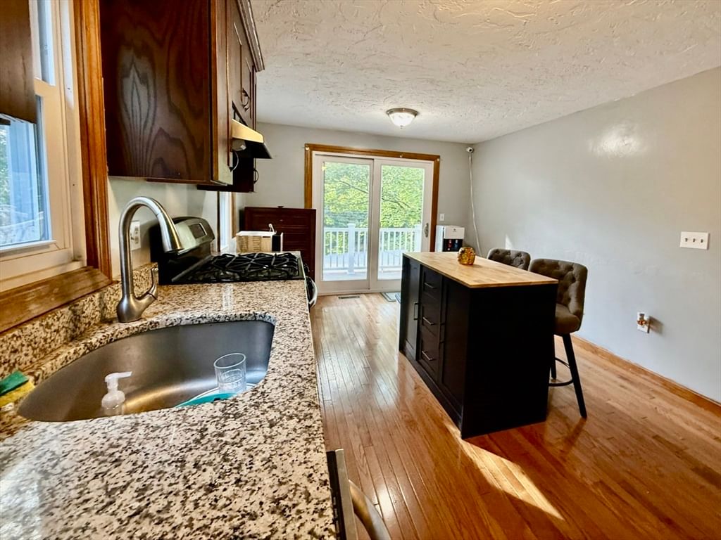 101 Cardinal Lane #101 Tyngsborough — Photo 9 of 33
