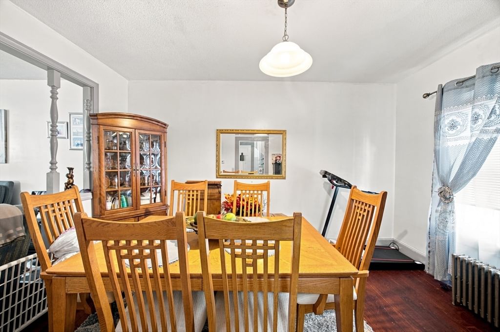 250-252 Winsor Street Ludlow — Photo 10 of 28