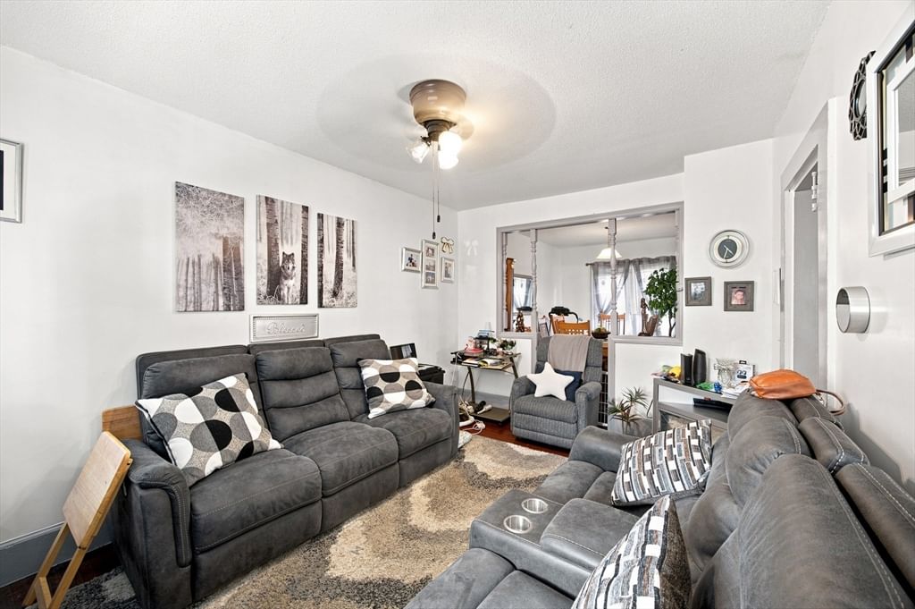250-252 Winsor Street Ludlow — Photo 13 of 28