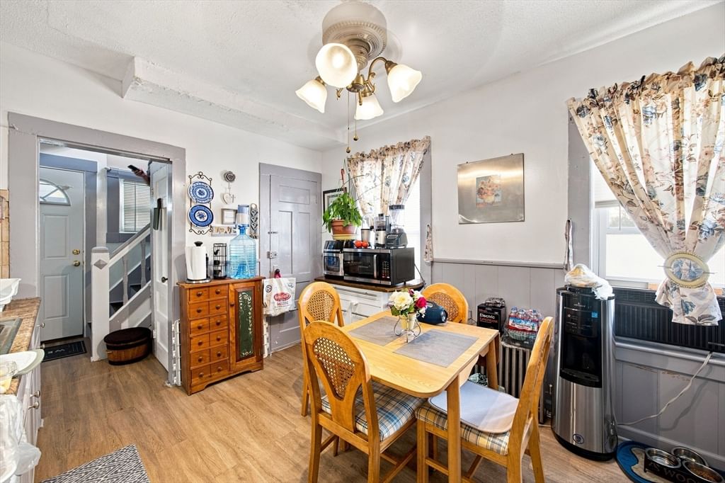 250-252 Winsor Street Ludlow — Photo 15 of 28