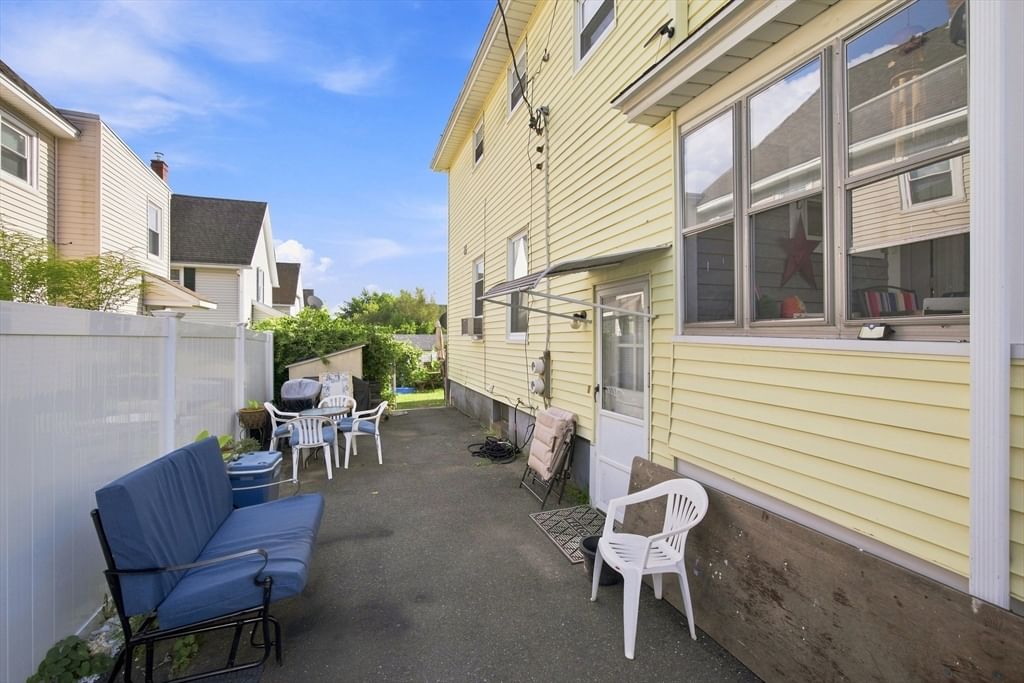 250-252 Winsor Street Ludlow — Photo 18 of 28