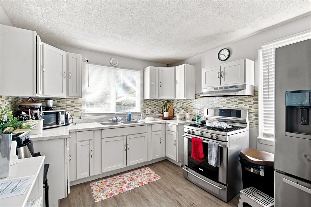 250-252 Winsor Street Ludlow — Photo 23 of 28