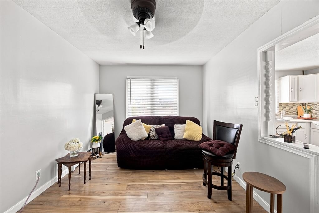 250-252 Winsor Street Ludlow — Photo 24 of 28