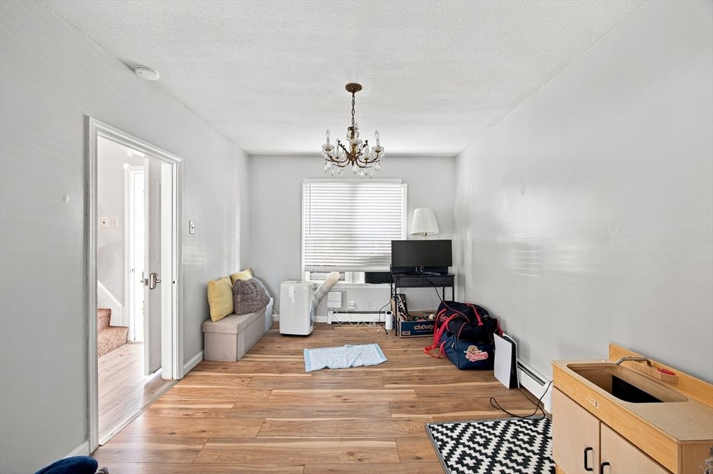 250-252 Winsor Street Ludlow — Photo 26 of 28