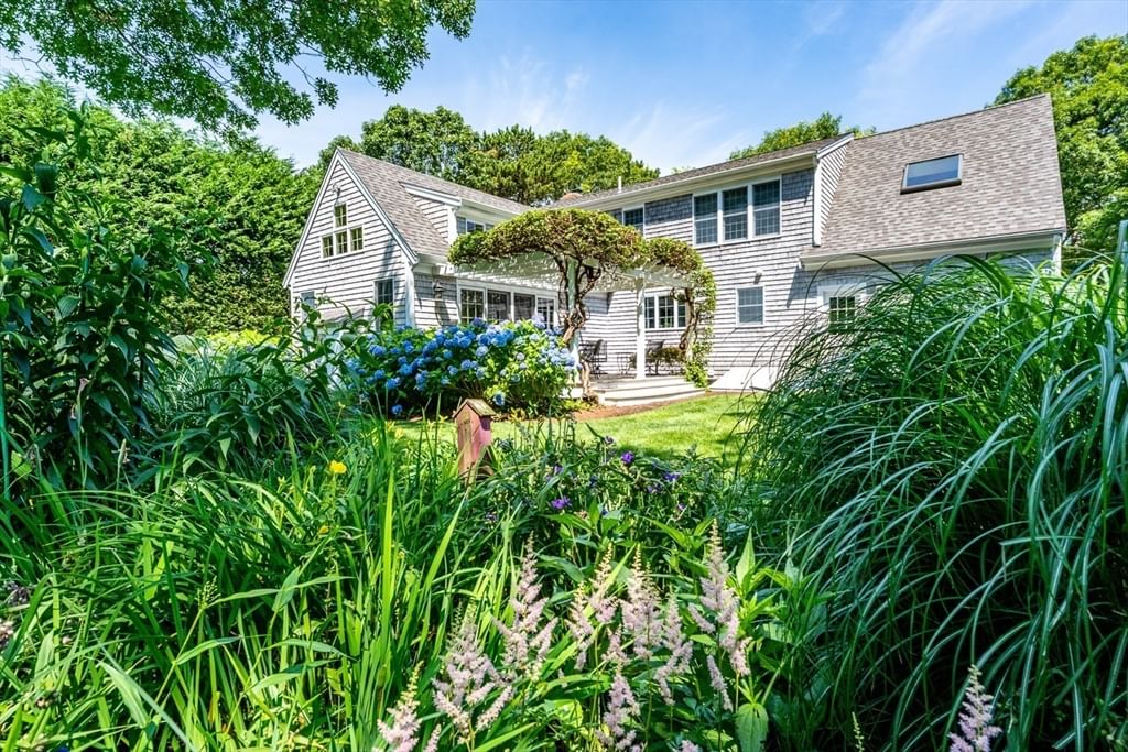 Property at 8 Macandrew Dr, Dennis, MA 02638