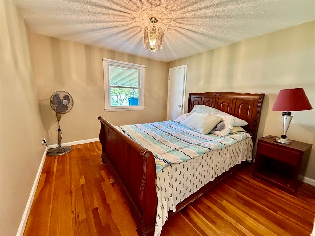133 Denwall Dr Springfield — Photo 11 of 27