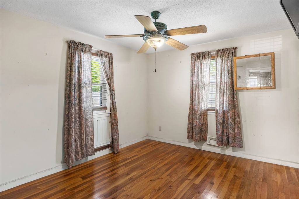 133 Denwall Dr Springfield — Photo 13 of 27