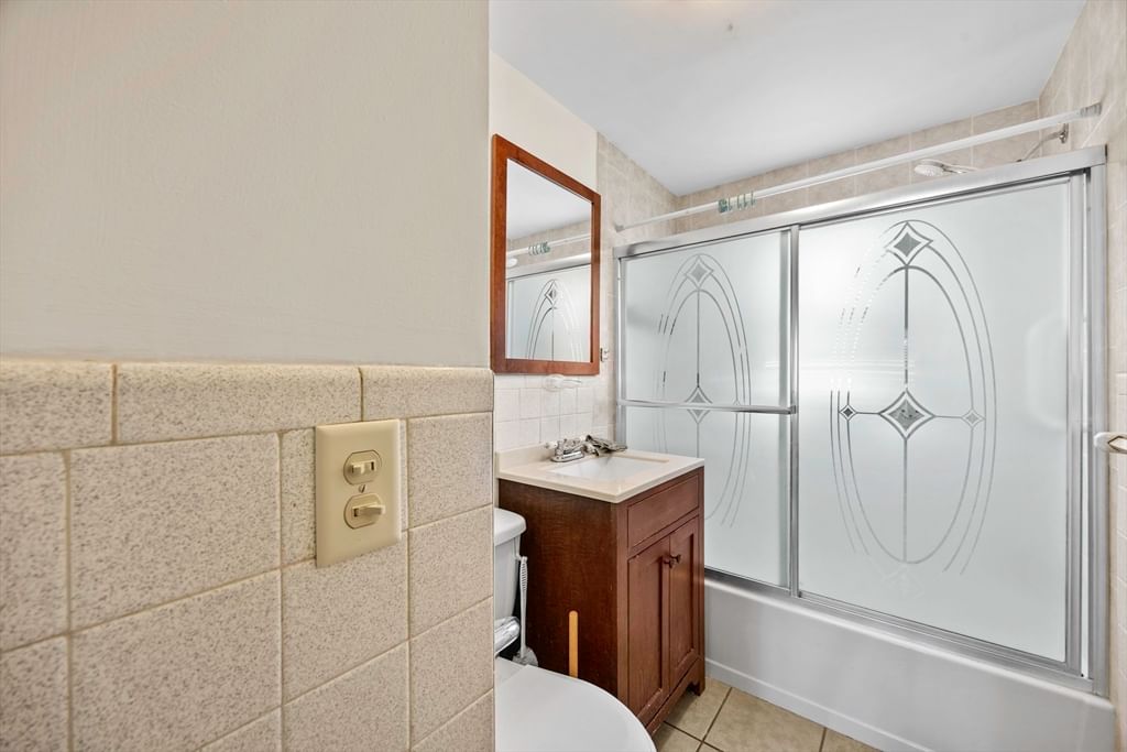 133 Denwall Dr Springfield — Photo 14 of 27