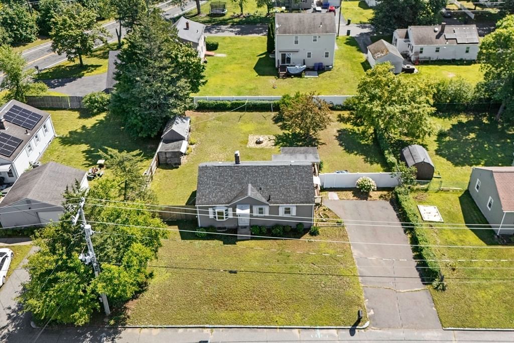 133 Denwall Dr Springfield — Photo 4 of 27