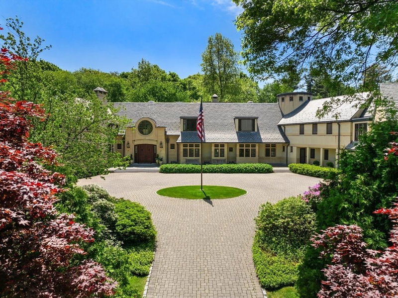 15 Claridge Drive