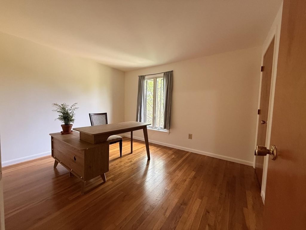 35 Webster Ct #35 Amherst — Photo 8 of 10