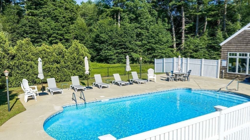 20 Hathaway Pond Circle #20 Rochester — Photo 28 of 38