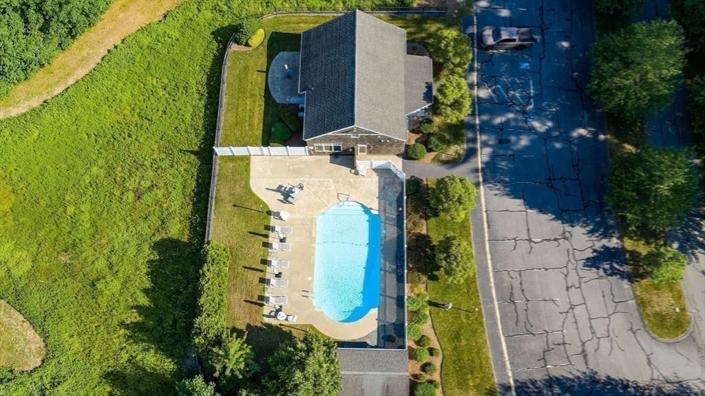 20 Hathaway Pond Circle #20 Rochester — Photo 29 of 38