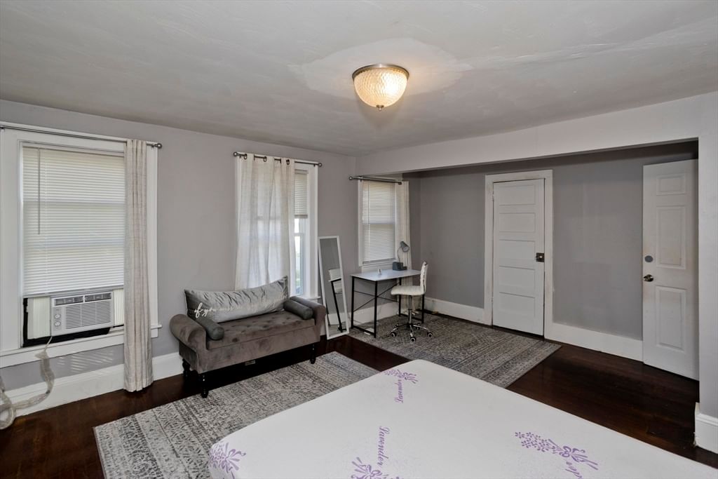 104 Narragansett St Springfield — Photo 14 of 42
