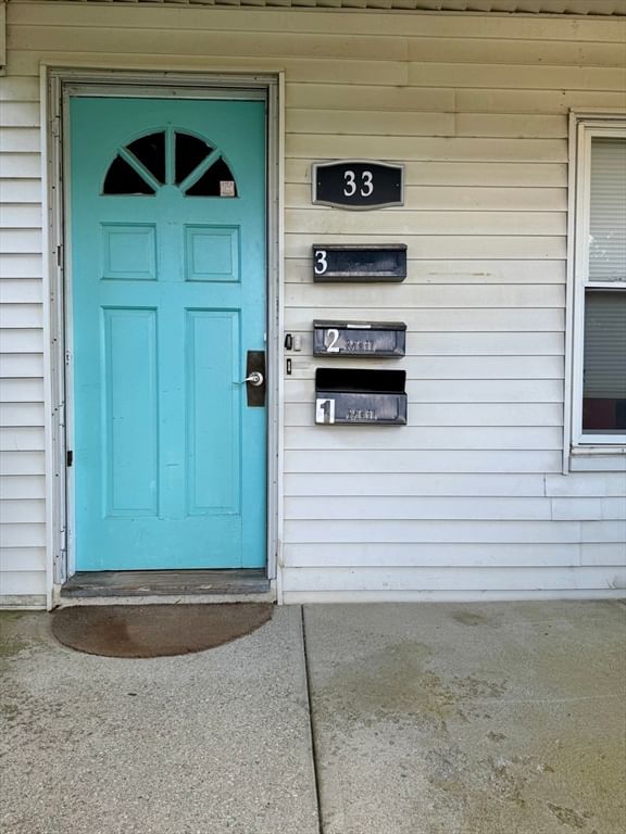33 E Chestnut St Sharon — Photo 2 of 14
