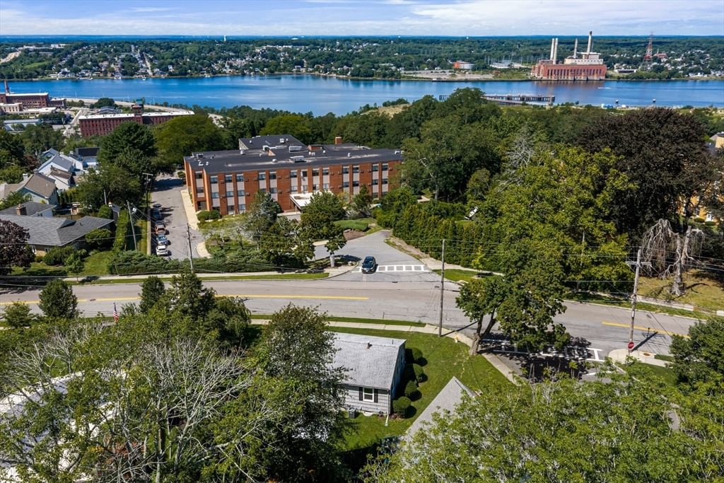 1747 Highland Avenue Fall River — Photo 12 of 35