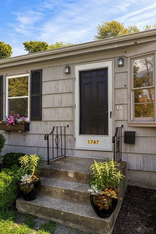 1747 Highland Avenue Fall River — Photo 15 of 35