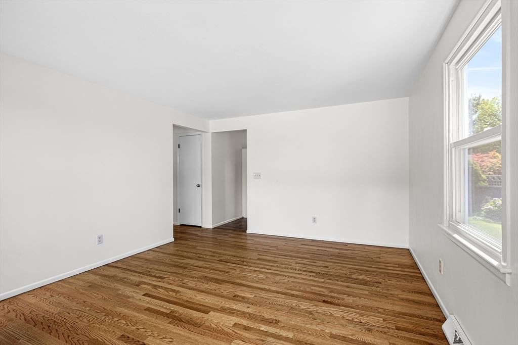 1747 Highland Avenue Fall River — Photo 19 of 35