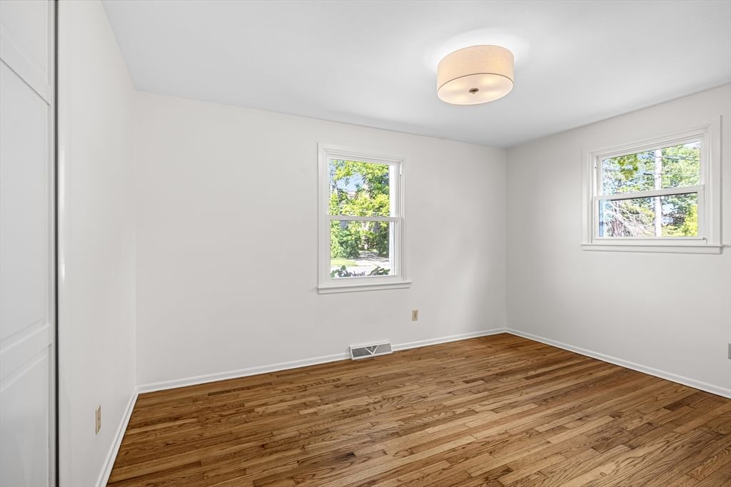 1747 Highland Avenue Fall River — Photo 22 of 35
