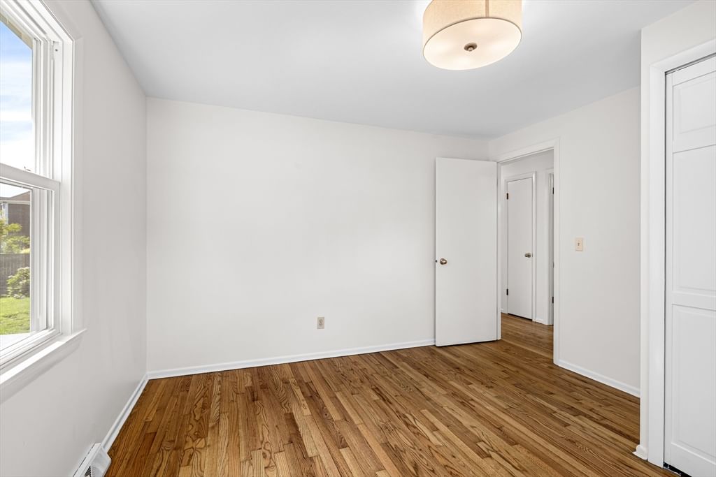 1747 Highland Avenue Fall River — Photo 23 of 35