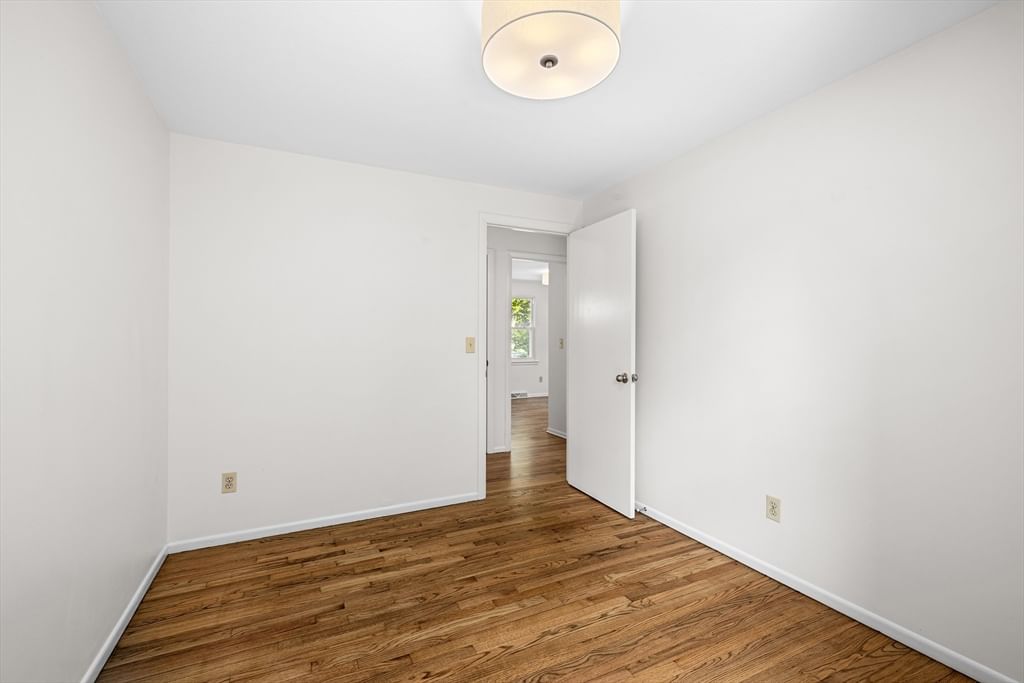 1747 Highland Avenue Fall River — Photo 26 of 35