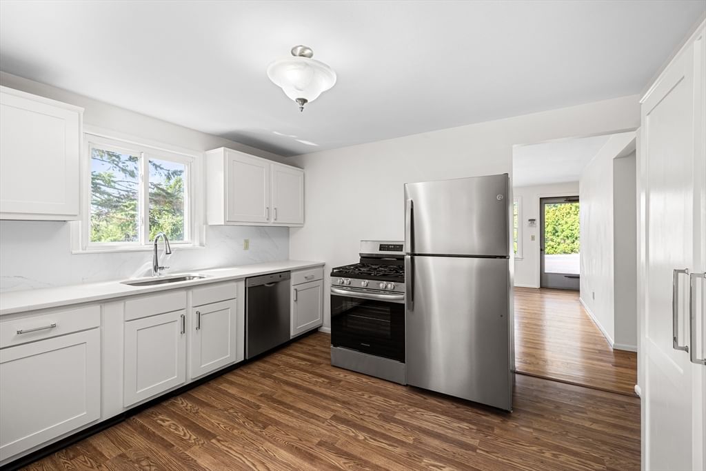 1747 Highland Avenue Fall River — Photo 30 of 35