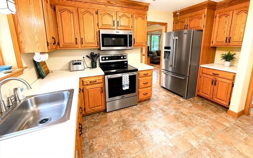 17 Fox Run Road Medway — Photo 13 of 31