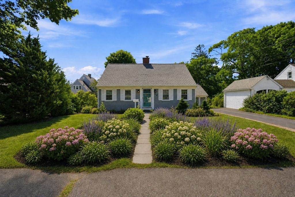 35 Walnut St Barnstable — Photo 2 of 29