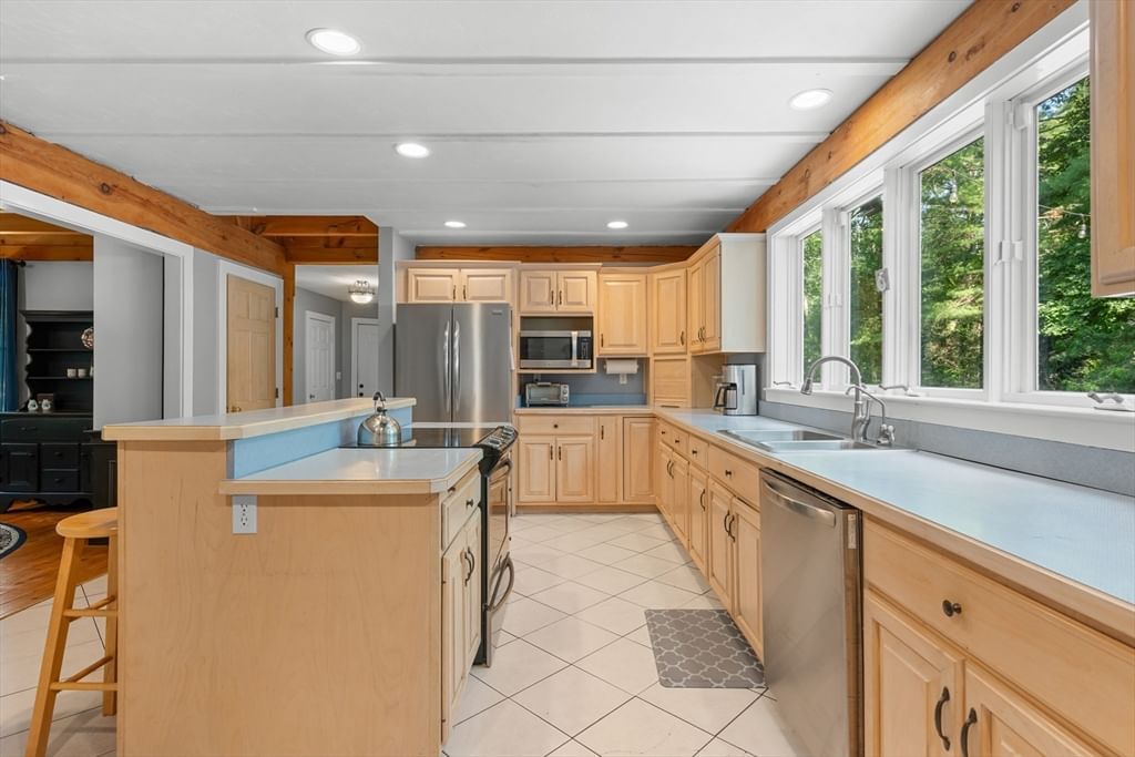 3 Sleepy Hollow Ln Sandwich — Photo 12 of 36