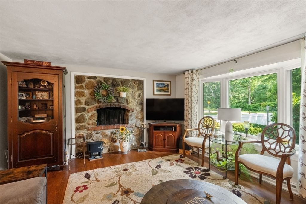 133 Highland Street Easton — Photo 7 of 35