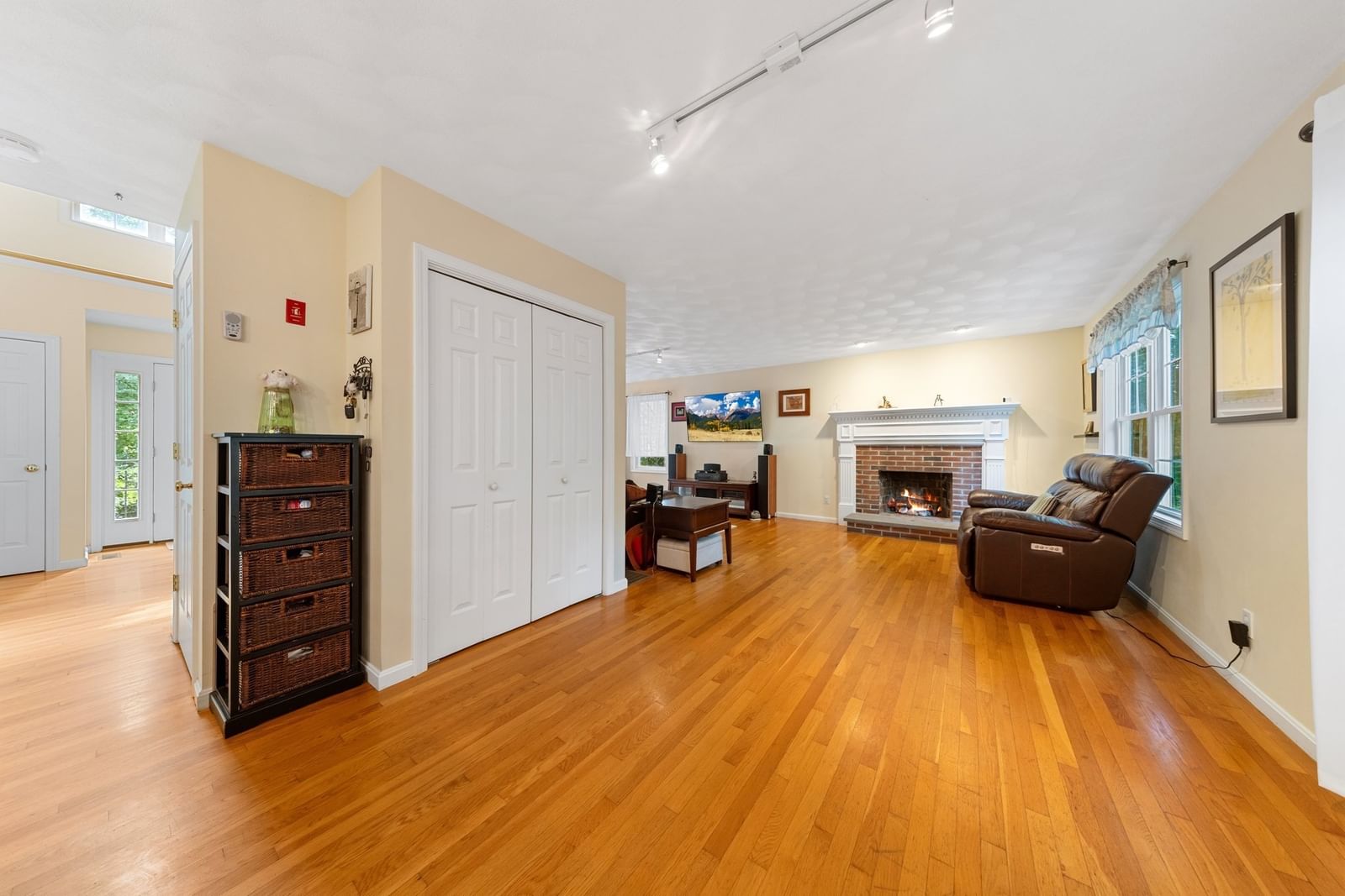 115 Cathedral Drive Attleboro — Photo 12 of 38