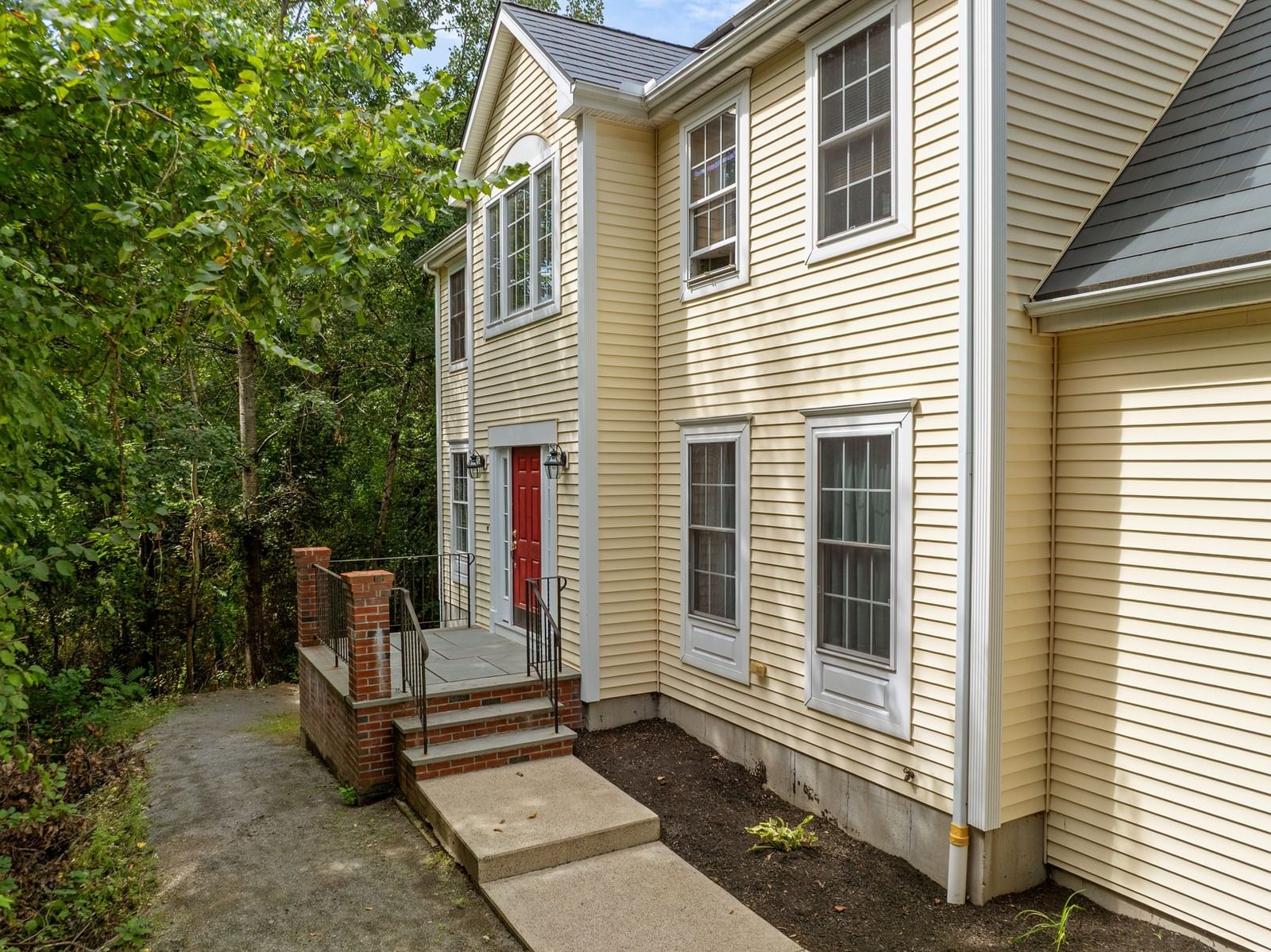 115 Cathedral Drive Attleboro — Photo 2 of 38
