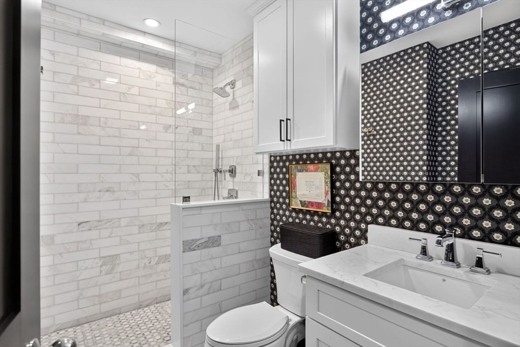 446 Commercial Street #Unit 2 Provincetown — Photo 6 of 39