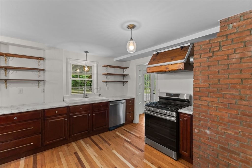 109 Rutherford Rd Oakham — Photo 9 of 42