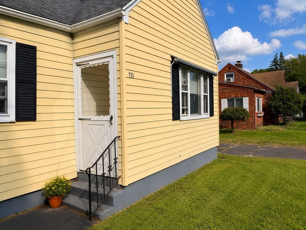 711 Newbury St, Springfield, MA 01104 photo 4