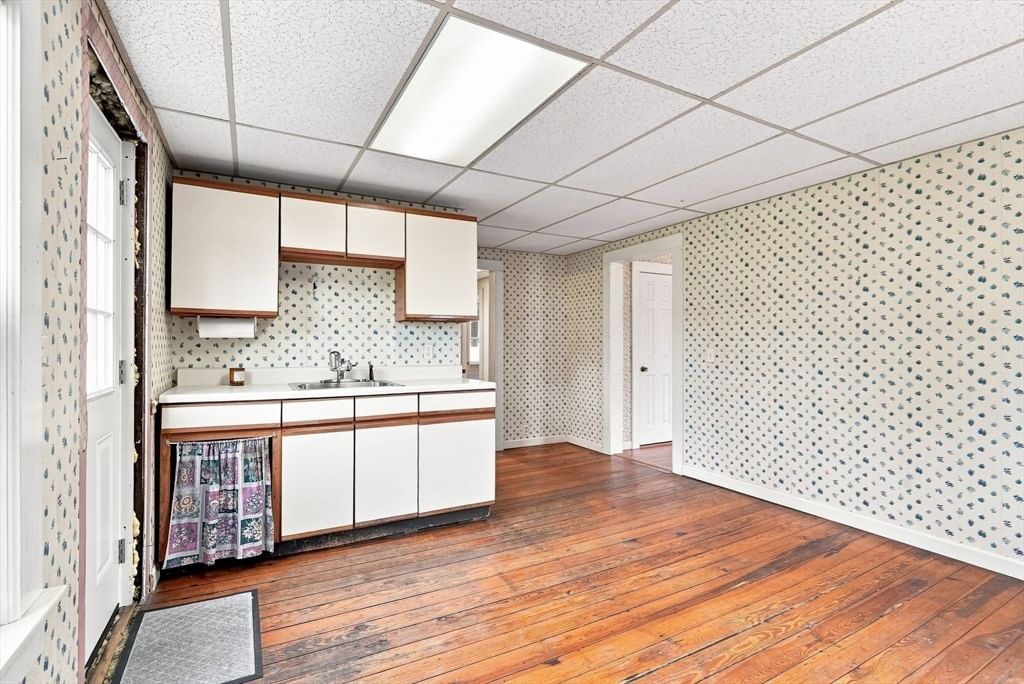 255 Center St Ludlow — Photo 10 of 40