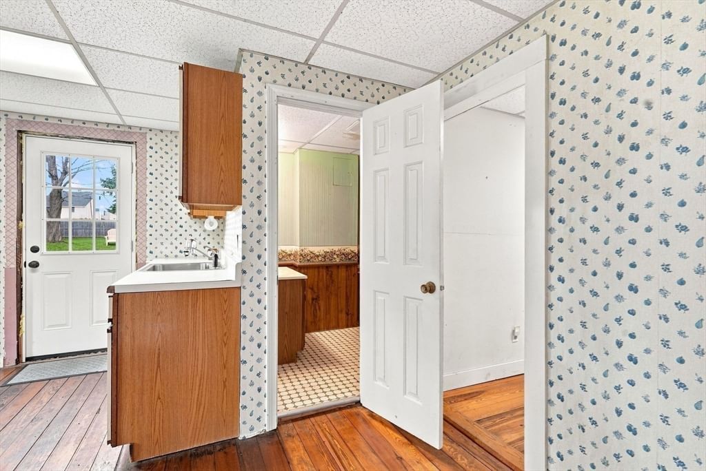 255 Center St Ludlow — Photo 12 of 40