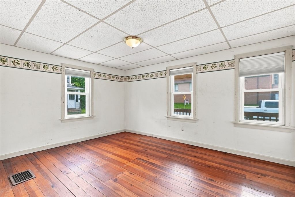 255 Center St Ludlow — Photo 16 of 40