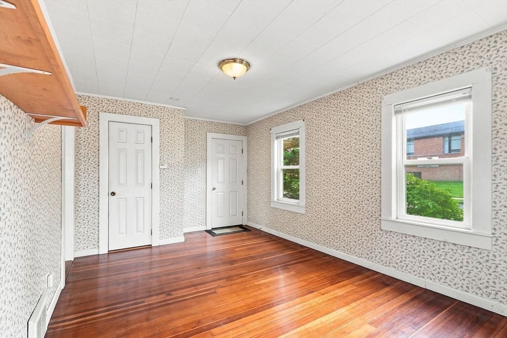 255 Center St Ludlow — Photo 7 of 40