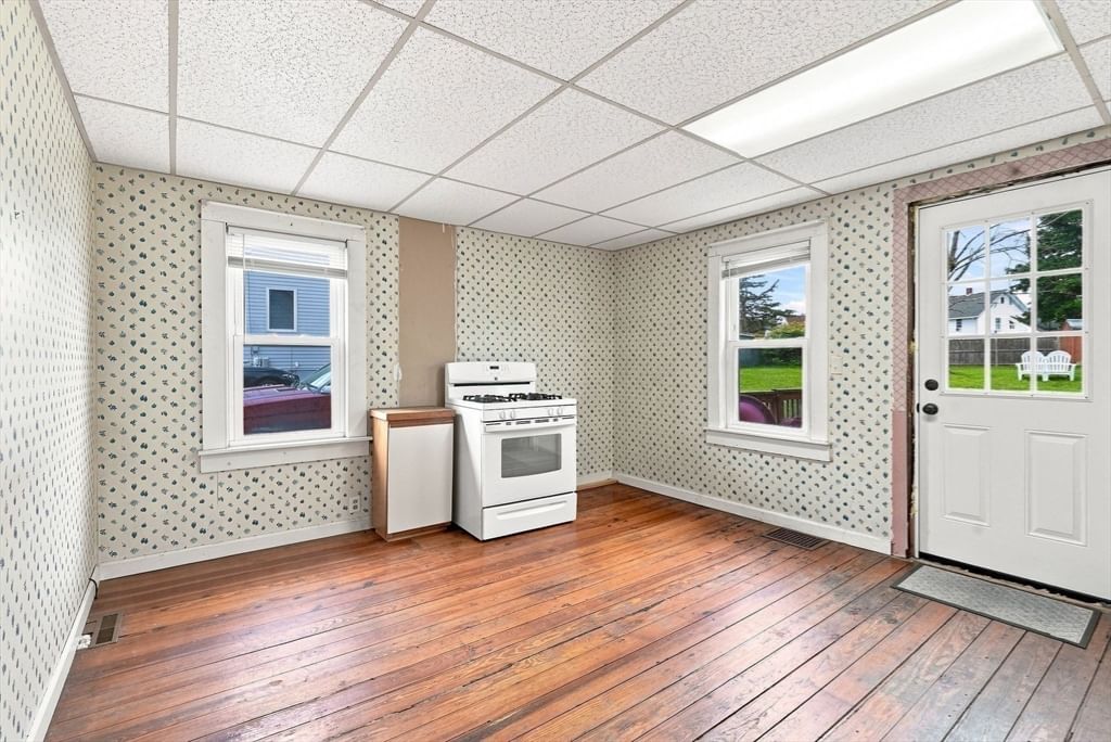255 Center St Ludlow — Photo 9 of 40