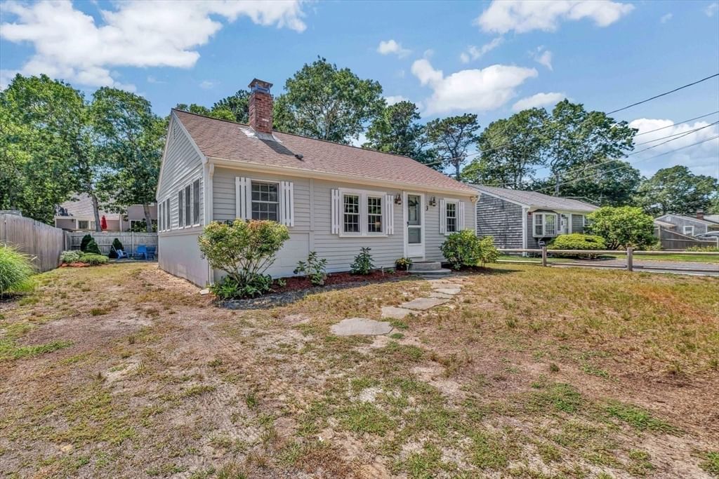 3 Danbury Street Yarmouth — Photo 4 of 42