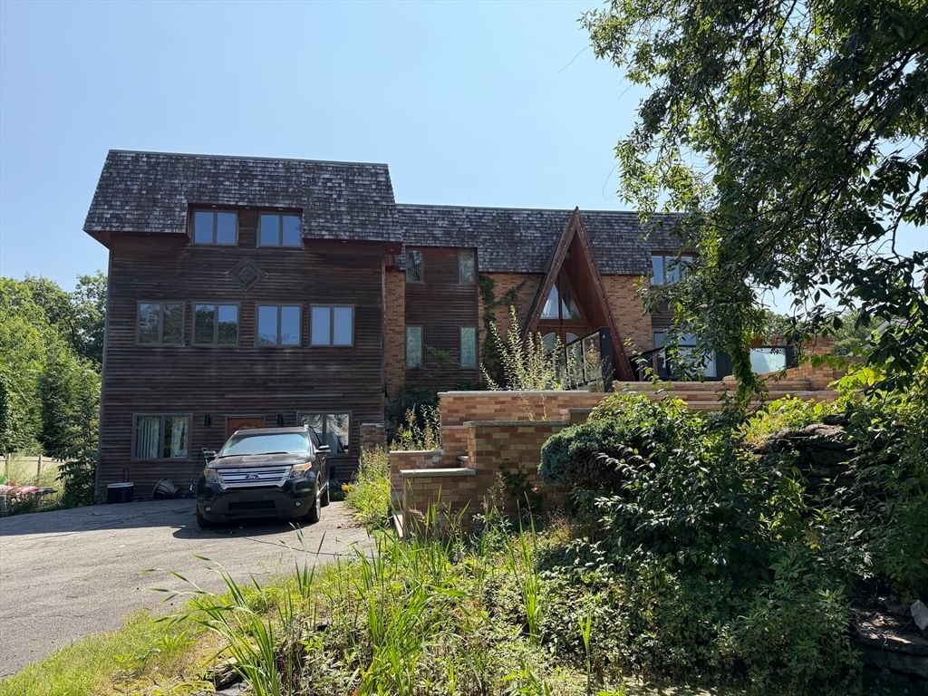 Property at 12 Oakridge Dr, Saugus, MA 01906