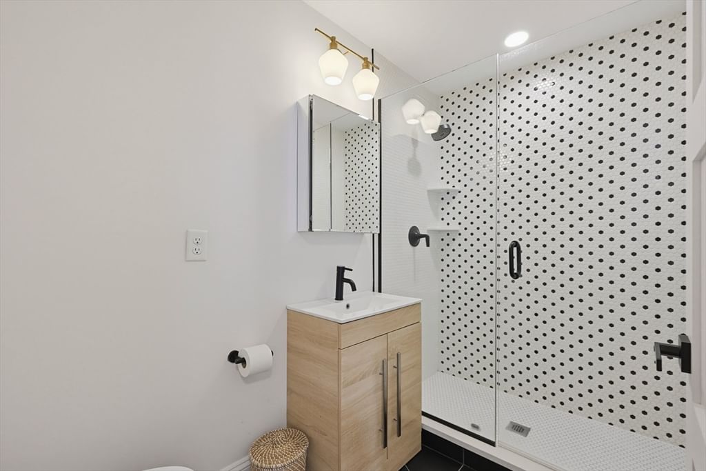 54 Bloomfield St #1 Boston — Photo 16 of 28