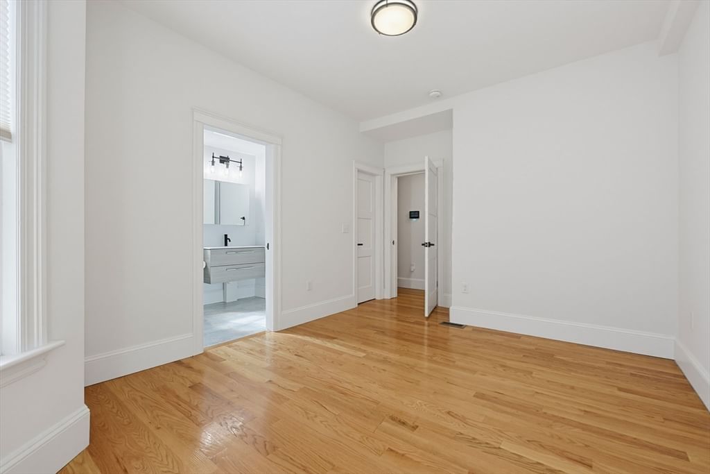54 Bloomfield St #1 Boston — Photo 26 of 28