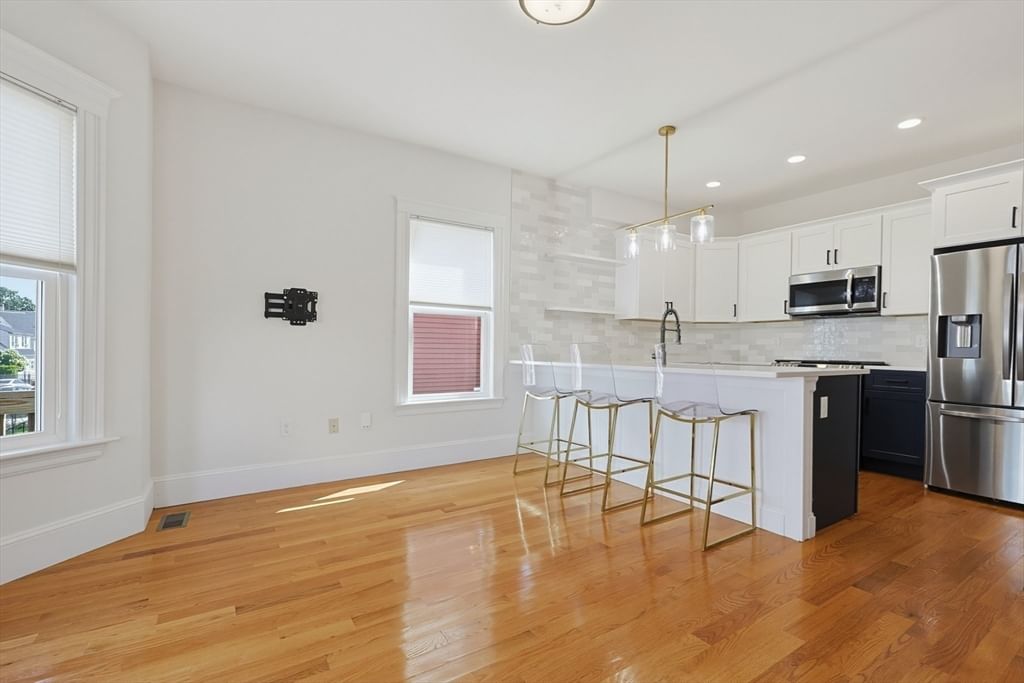54 Bloomfield St #1 Boston — Photo 5 of 28