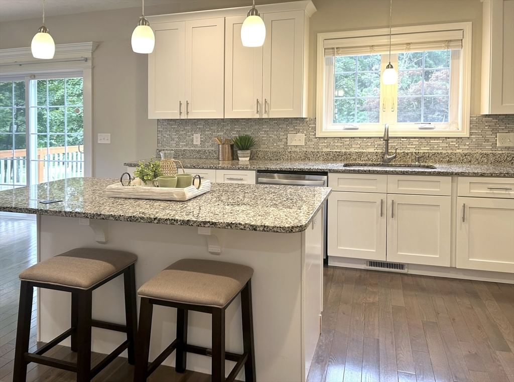 20 Beacon St #20 Shrewsbury — Photo 7 of 30