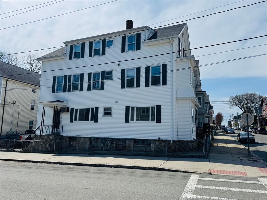 631 Walnut St Fall River — Photo 37 of 39