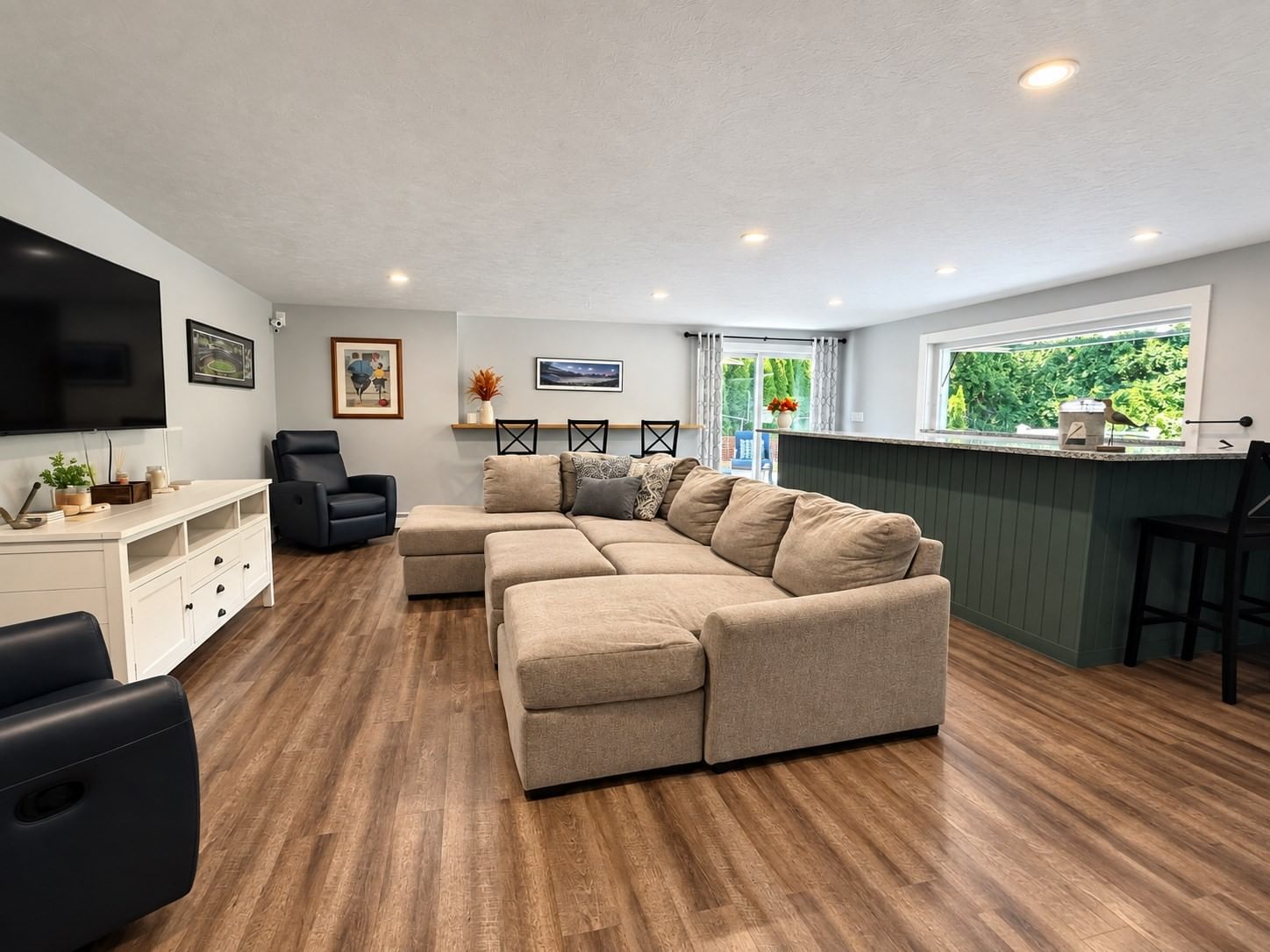 61 Lisa Ave Plymouth — Photo 10 of 13