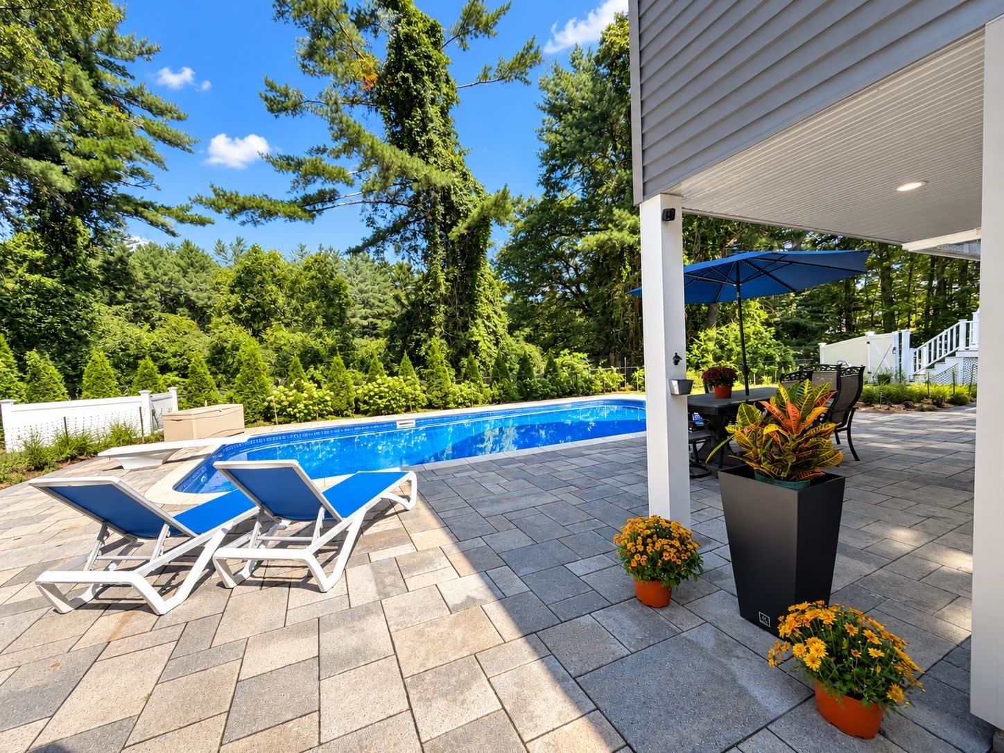 61 Lisa Ave Plymouth — Photo 4 of 13