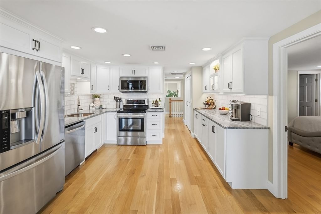 86 Bates Point Rd Webster — Photo 8 of 42